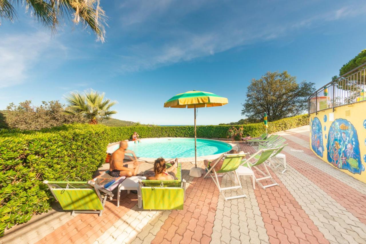 Отель Villino Garden & Pool Andora Экстерьер фото