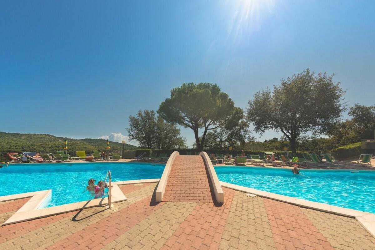 Отель Villino Garden & Pool Andora Экстерьер фото