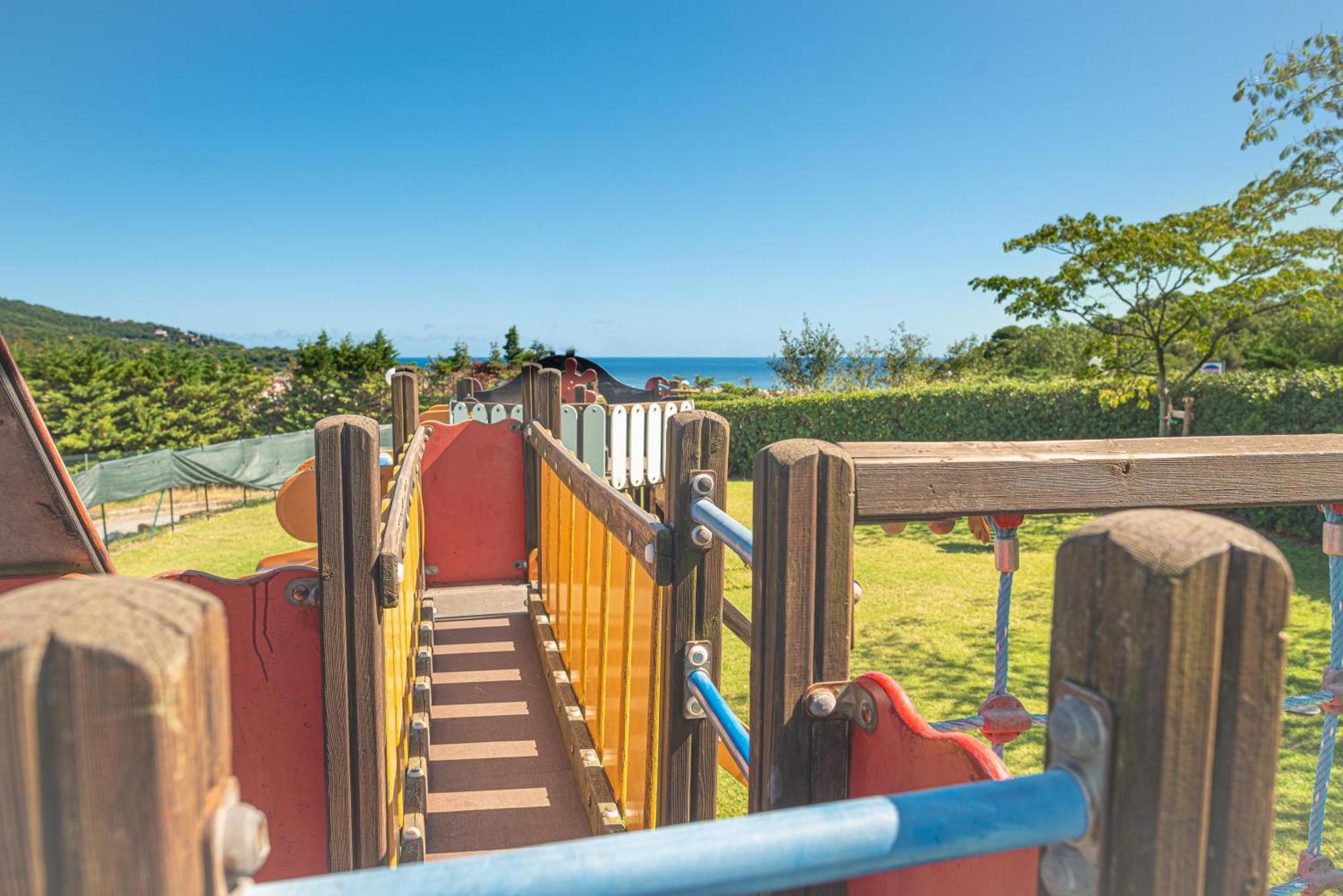 Отель Villino Garden & Pool Andora Экстерьер фото