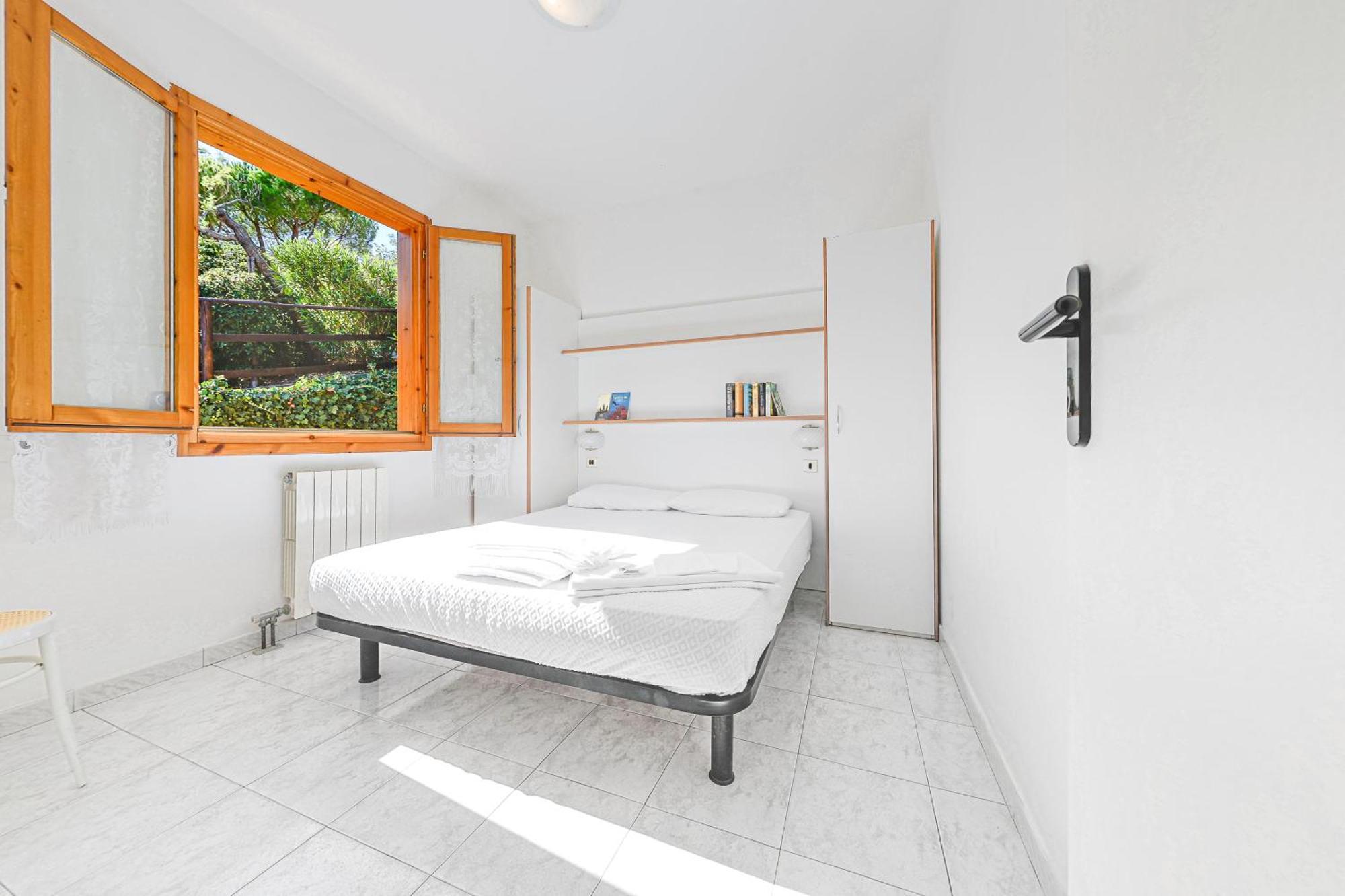 Отель Villino Garden & Pool Andora Экстерьер фото