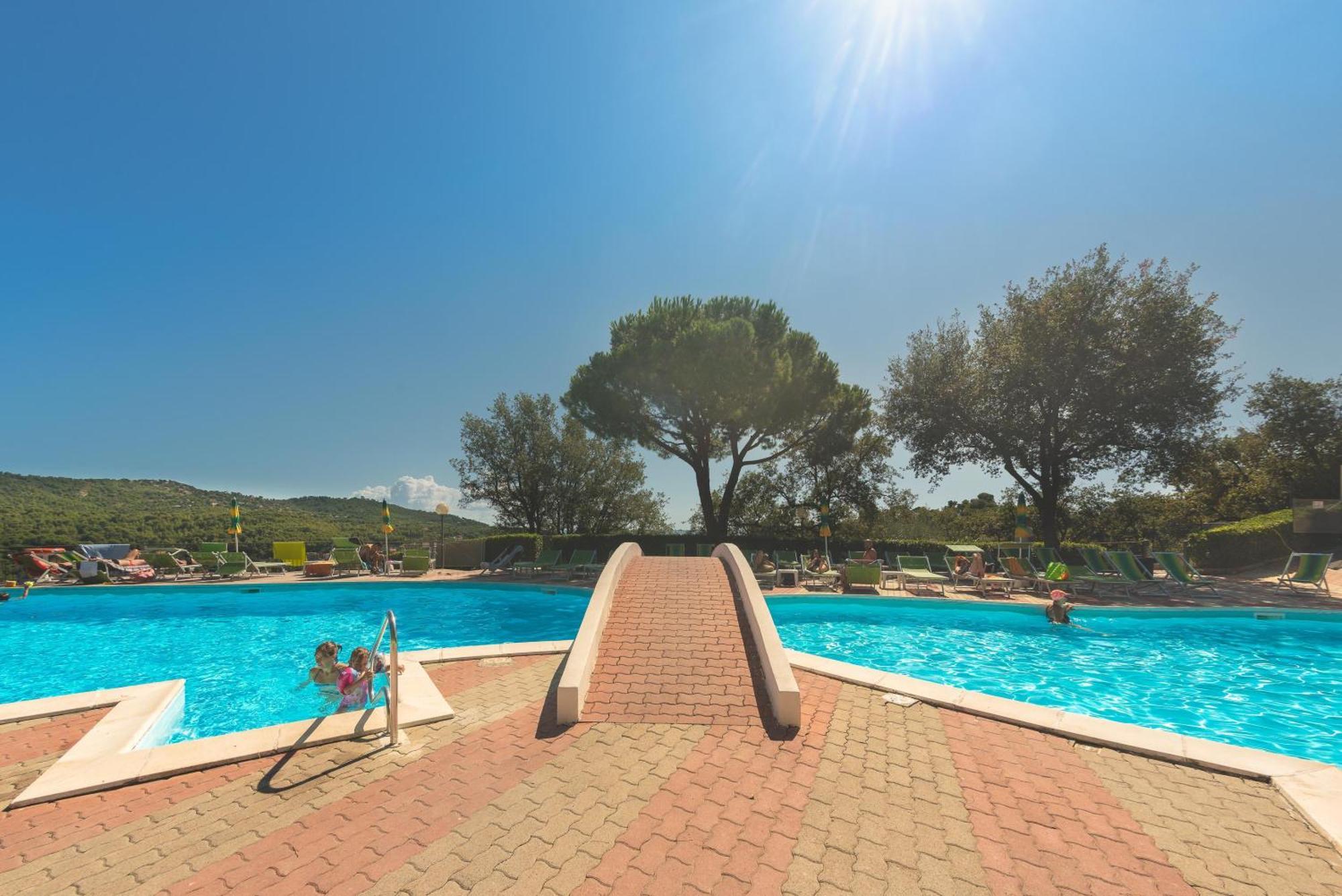 Отель Villino Garden & Pool Andora Экстерьер фото